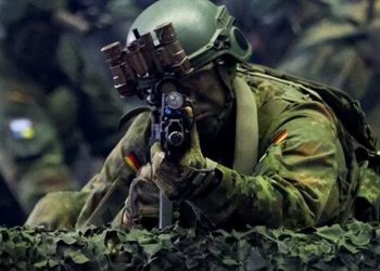 Almanya’da polis tatbikat sırasında askeri vurdu!