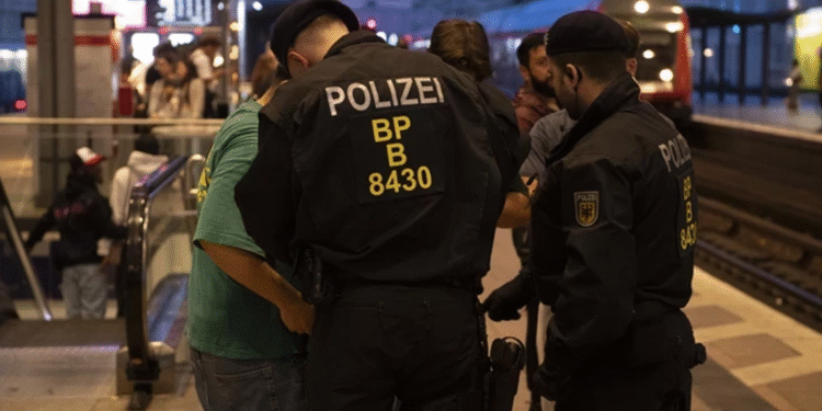Almanya Tren İstasyonları İçin Güvenlik Alarmı!