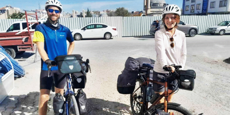 Alman Çift Bisikletle 10 Ülke Geçti, Konya’da Mola Verdi!