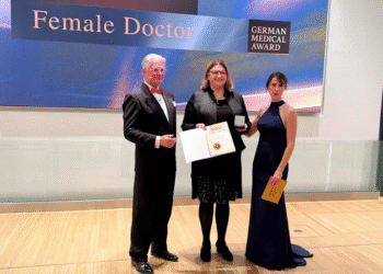 Dr. Elif Cındık Herbrüggen’e “Yılın Doktoru” Ödülü!
