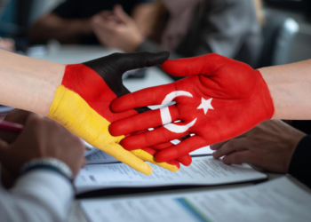 Almanya’dan Türkiye’ye Kesin Dönüş Yapanlar Dikkat: “Vergi İadesi” Değil, Emeklilik Primi İadesi Gündemde