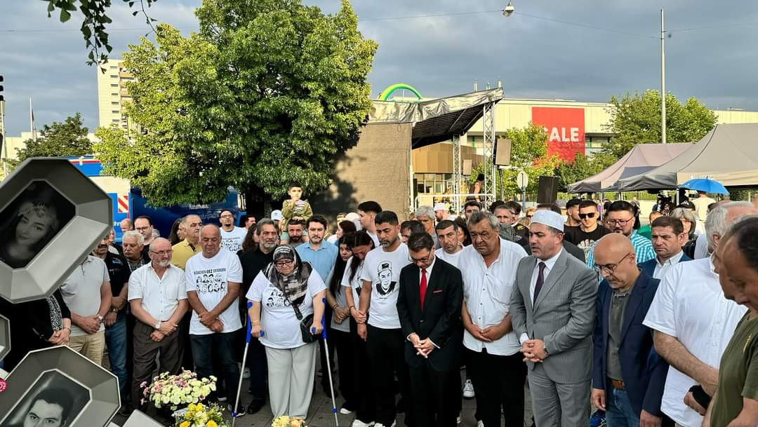 Münih'te Irkçı Terör Saldırısının Kurbanları Anıldı